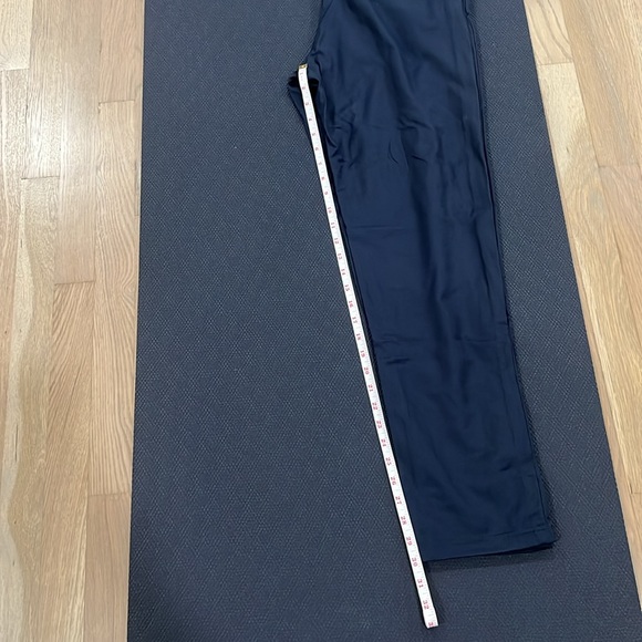 Lululemon commission pant in navy - Picture 6 of 6
